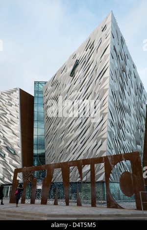 Une vue sur le musée du Titanic de Belfast. Banque D'Images