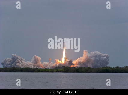 8 juillet 2011 - Le dernier lancement de la navette spatiale Atlantis depuis le Kennedy Space Center, Cap Canaveral, Floride. Banque D'Images