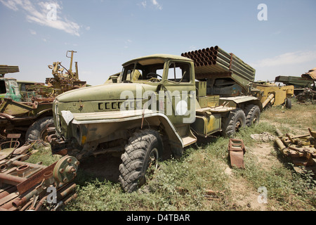 Kunduz, Afghanistan - vieux russe BM-21 véhicule de lancement.. Banque D'Images