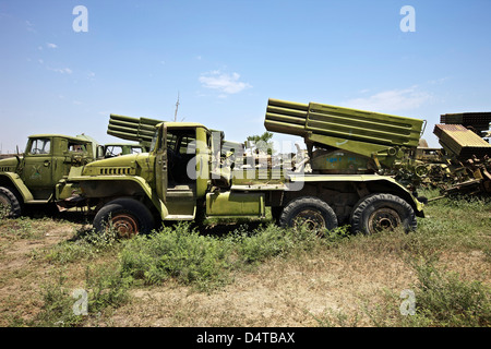 Kunduz, Afghanistan - vieux russe BM-21 véhicule de lancement.. Banque D'Images