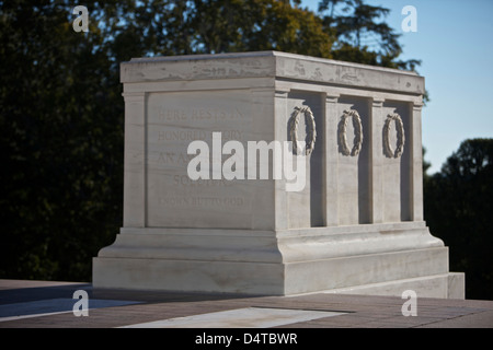 Tombe du Soldat inconnu, le Cimetière National d'Arlington, Arlington, Virginia. Banque D'Images