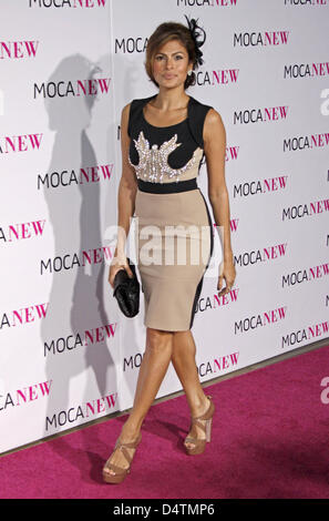 L'actrice Eva Mendes nous arrive au Musée d'Art Contemporain (MOCA) ?s Gala 30e anniversaire à Moca Grand Avenue à Los Angeles, CA, United States, 15 novembre 2009. Photo : Hubert Boesl Banque D'Images