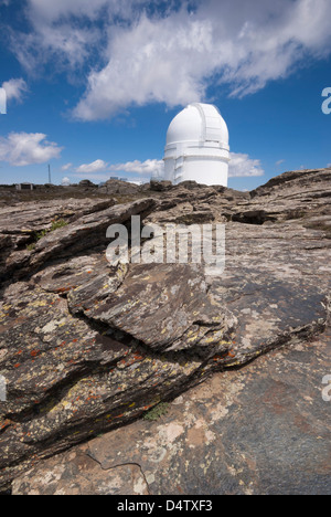 Le télescope à l'Observatoire de Calar Alto, Sierra de los Filibres, Espagne Banque D'Images