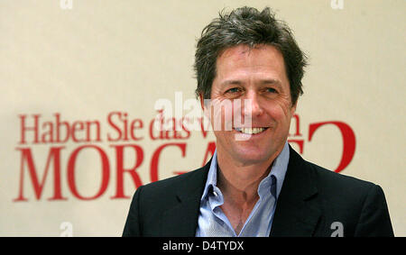L'acteur britannique Hugh Grant pose pendant une photo appel à l'occasion de la présentation de son nouveau film "Où sont passés les Morgan ?' à Berlin, Allemagne, 04 décembre 2009. Le film est ouvert dans les salles allemandes le 07 janvier 2009. Photo : Alina Novopashina Banque D'Images
