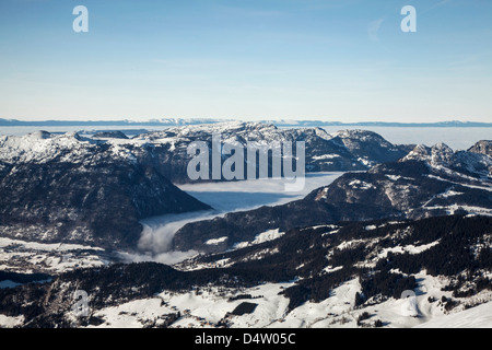 Vue aérienne de montagnes enneigées Banque D'Images