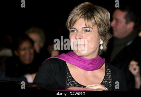 La Princesse Laurentien des Pays-Bas arrive pour le spectacle de théâtre "NOËL !" au théâtre Royal carré à Amsterdam, Pays-Bas, 06 décembre 2009. 'Noël !' est un spectacle en l'honneur du prince Claus, le mari de la Reine Béatrix décédé en 2002. Photo : Patrick van Katwijk Banque D'Images