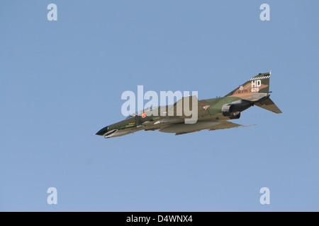 Un F-4 Phantom en vol pendant les ailes sur Houston airshow, Texas. Banque D'Images