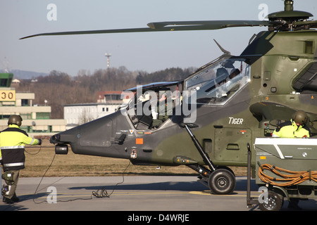 Eurocopter Tigre allemand à l'Aérodrome de Fritzlar, Allemagne, en préparation pour le déploiement en Afghanistan. Banque D'Images