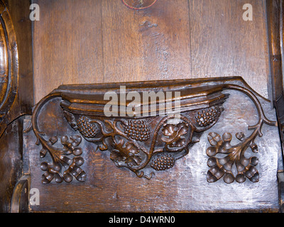 La sculpture sur bois sur sièges misericord à Ripon Cathédrale dans Yorkshire Angleterre Banque D'Images