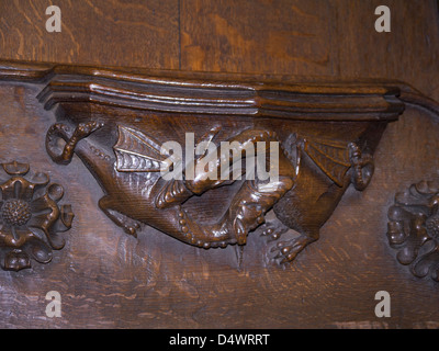 La sculpture sur bois sur sièges misericord à Ripon Cathédrale dans Yorkshire Angleterre Banque D'Images