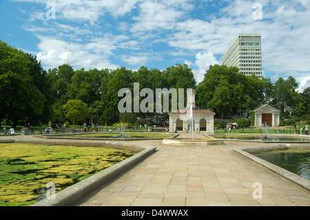 Étang couvert d'algues n'Hyde Park à Londres, Angleterre Banque D'Images