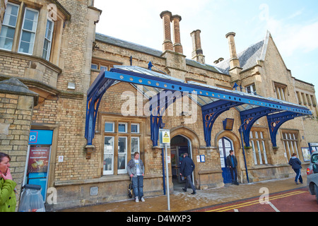 Entrée de la gare ferroviaire de St Mary's Street Lincoln Lincolnshire en Angleterre Banque D'Images