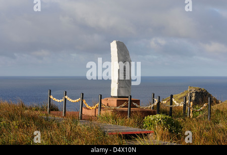 Mémorial de marbre blanc à ceux qui ont été le Cap Horn et de ceux qui sont morts dans la tentative. Parc national du cap Horn. Banque D'Images