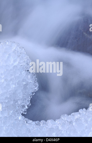 Cascades de glace gelé dans le Lake District Banque D'Images