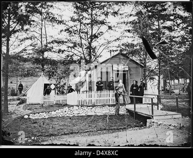 Une photographie montrant les quartiers de la Commission sanitaire des États-Unis pendant la guerre de Sécession, capturée par Mathew Brady, documentant les efforts médicaux en temps de guerre. Banque D'Images
