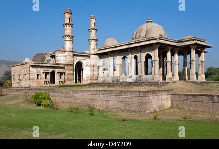 Kevda Masjid et le cénotaphe. Pavagadh Champaner parc archéologique. L'Inde Banque D'Images