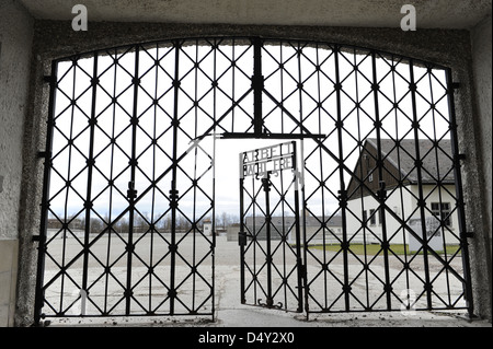 Camp de concentration de Dachau. Camp de prisonniers nazis a ouvert ses portes en 1933. L'entrée principale. L'Allemagne. Banque D'Images