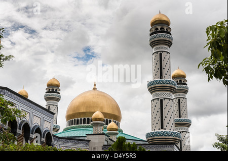 Avis de Jame'Asr Hassanil Bolkiah mosque, Bandar Seri Bengawan, Brunei, Bornéo, l'Asie Banque D'Images