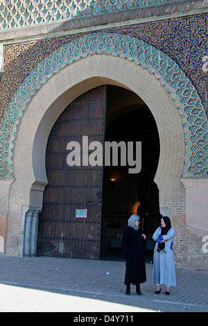 L'Afrique, Maroc, Meknès. La porte Bab el-Mansour. Banque D'Images