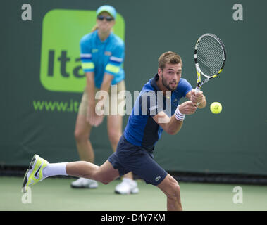 Miami, Floride, USA. Le 20 mars 2013. Benoit Paire (FRA) en action contre Michael Llodra (FRA). Llodra gagnerait 76(7), 62 et passe au second tour de l'Open de Tennis de Sony. (Crédit Image : Photo : Andrew Patron/ZUMAPRESS.com/Alamy Live News) Banque D'Images