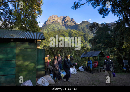 Le portail pics dans le Rwenzori (Ouganda) Banque D'Images