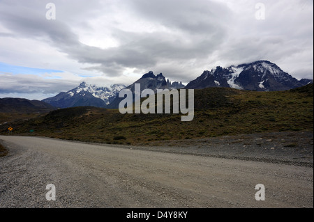 Le Massif de Torres del Paine à la recherche du Sud. Banque D'Images