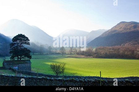 Vallée Patterdale, à l'angle de Tarn est tombé, Janvier, Penrith, Parc National de Lake District, Banque D'Images