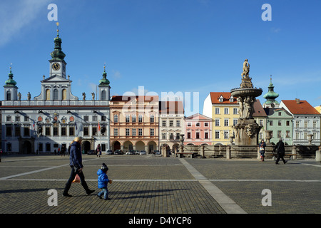 Ceske Budejovice, République tchèque, de la place du marché avec l'Hôtel de ville de Budweis et Samson Banque D'Images