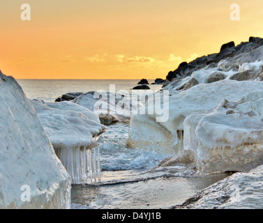 La création de la glace. Paysage des grands lacs gelés. Banque D'Images