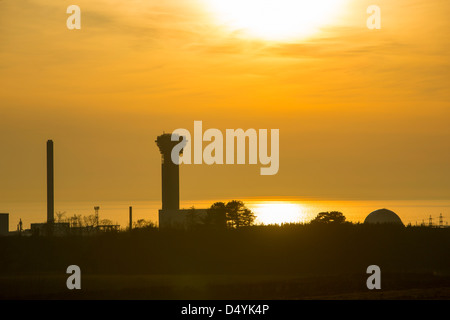 Centrale nucléaire de Sellafield au coucher du soleil, Cumbria, Royaume-Uni. Banque D'Images