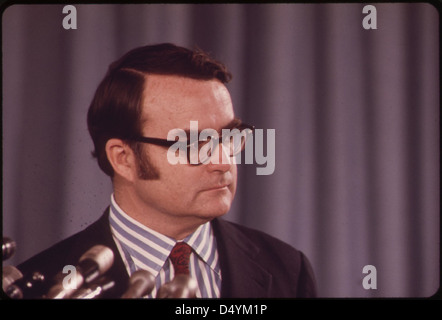 William Ruckelshaus, premier administrateur de l'Agence de protection de l'environnement (EPA), en mai 1972. Son leadership a contribué à façonner les premiers efforts de l'agence en matière de protection et de réglementation de l'environnement. Banque D'Images