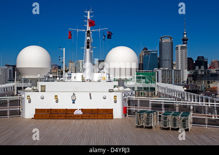 Phare de la Cunard Liner, Queen Mary 2, en visite à Auckland, Nouvelle-Zélande, le Lundi, Mars 11, 2013. Banque D'Images