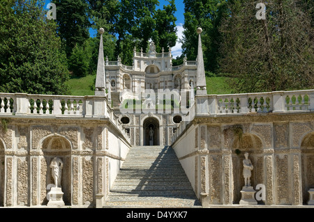 Europe Italie Piémont Turin Savoie Résidence Villa du Roi et Reine Selvaggio Cove Masque de Fontaine la cour d'honneur Banque D'Images