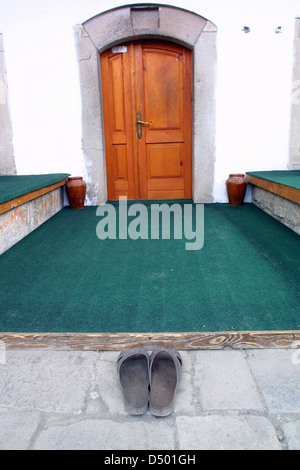 À Novi Pazar, Serbie, 28 avril 2002 ----une mosquée dans le sud de la ville serbe de Novi Pazar, près des frontières du Monténégro, du Kosovo et de la Bosnie. Un renouveau religieux est en train de prendre place parmi de nombreux de l'Europe 40 millions de fidèles de l'Islam. Banque D'Images