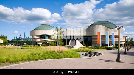 Le Parlement canadien, vu du Musée canadien des civilisations, Gatineau, Québec, Canada, Amérique du Nord Banque D'Images