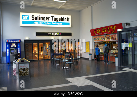 Intérieur de la gare de Solingen ALLEMAGNE Banque D'Images