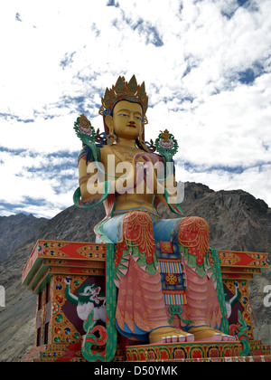 Maitreya Bouddha géant du Diskit Gompa, La Vallée de Nubra, Inde. Banque D'Images