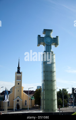 Tallinn, Estonie, la liberté de la place de la liberté et de l'église Saint-Jean Banque D'Images