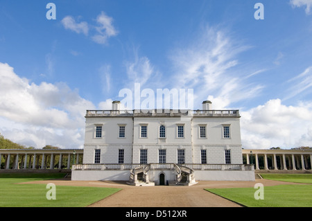 Une photographie de la maison de la Reine à Greenwich, Londres, un monument architectural emblématique. Il a été conçu par Inigo Jones et fait partie du National maritime Museum, présentant l'histoire royale britannique et l'architecture. Banque D'Images