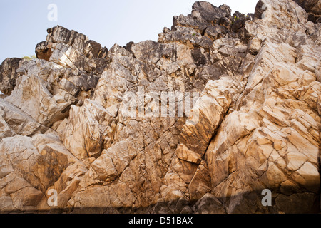 Marble rocks aux côtés de la rivière Narmada, Bhedaghat, District de Jabalpur, Madhya Pradesh, Inde Banque D'Images