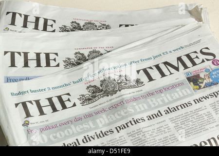 Trois questions de l'époque montrant une partie de la première page, avec l'accent sur l'équipe. Banque D'Images