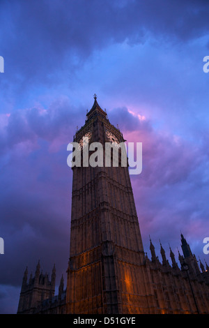 Big Ben au coucher du soleil, des chambres du Parlement, le Palais de Westminster, Londres, Angleterre, RU, FR Banque D'Images