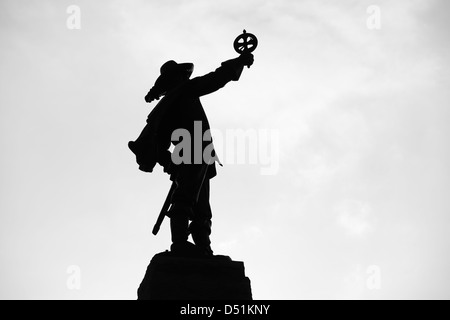 Silhouette de la statue de Samuel de Champlain à Ottawa Banque D'Images