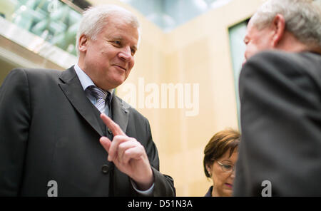 Le ministre-président Horst Seehofer (CSU) parle au Bundesrat à Berlin, Allemagne, 22 mars 2013. Les membres régis par le SPD, les verts et la gauche veulent supprimer subvention pour les services de garde qui a été déjà adopté par le gouvernement. Photo : Hannibal Banque D'Images