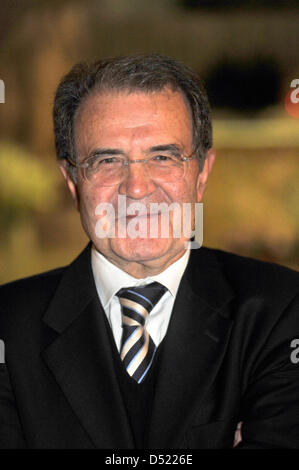 L'ancien président de la Commission européenne Romani Prodi pose pour une photo à Munich, Allemagne, 08 octobre 2010. Photo : Felix Hoerhager Banque D'Images