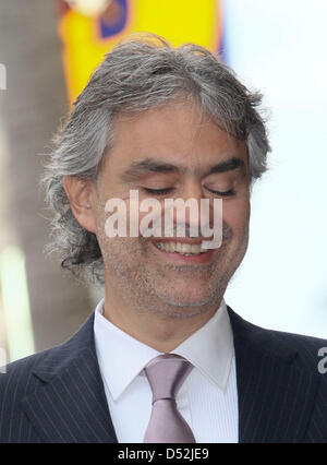 Le chanteur italien Andrea Bocelli assiste à la cérémonie d'Andrea Bocelli's nouvelle étoile sur le Hollywood Walk of Fame à Los Angeles, USA, 02 mars 2010. Photo : Hubert Boesl Banque D'Images