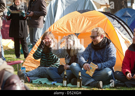 Frankfurt am Main, Allemagne, les partisans du mouvement Occupy le démontrer en dehors de la BCE Banque D'Images