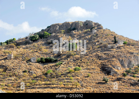 Chapelles de colline à Sainte Trinité monastère sur l'île d'Egine, dans le golfe Saronique Grèce Banque D'Images