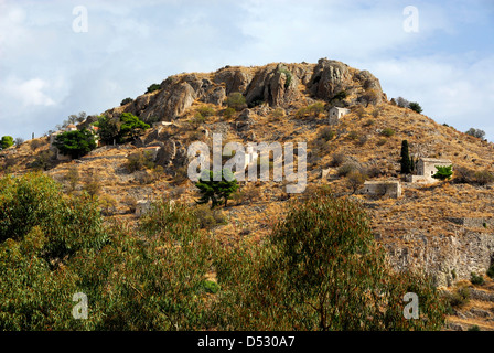 Chapelles de colline à Sainte Trinité monastère sur l'île d'Egine, dans le golfe Saronique Grèce Banque D'Images