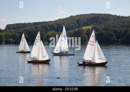 Essen, Allemagne, voiliers sur le Baldeneysee Banque D'Images